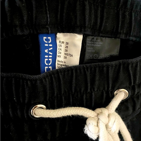 Men’s Black Low-crotched Pants - Picture 3 of 3